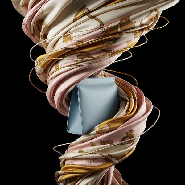 AI Prompts for Silk Fashion Photography Prompts